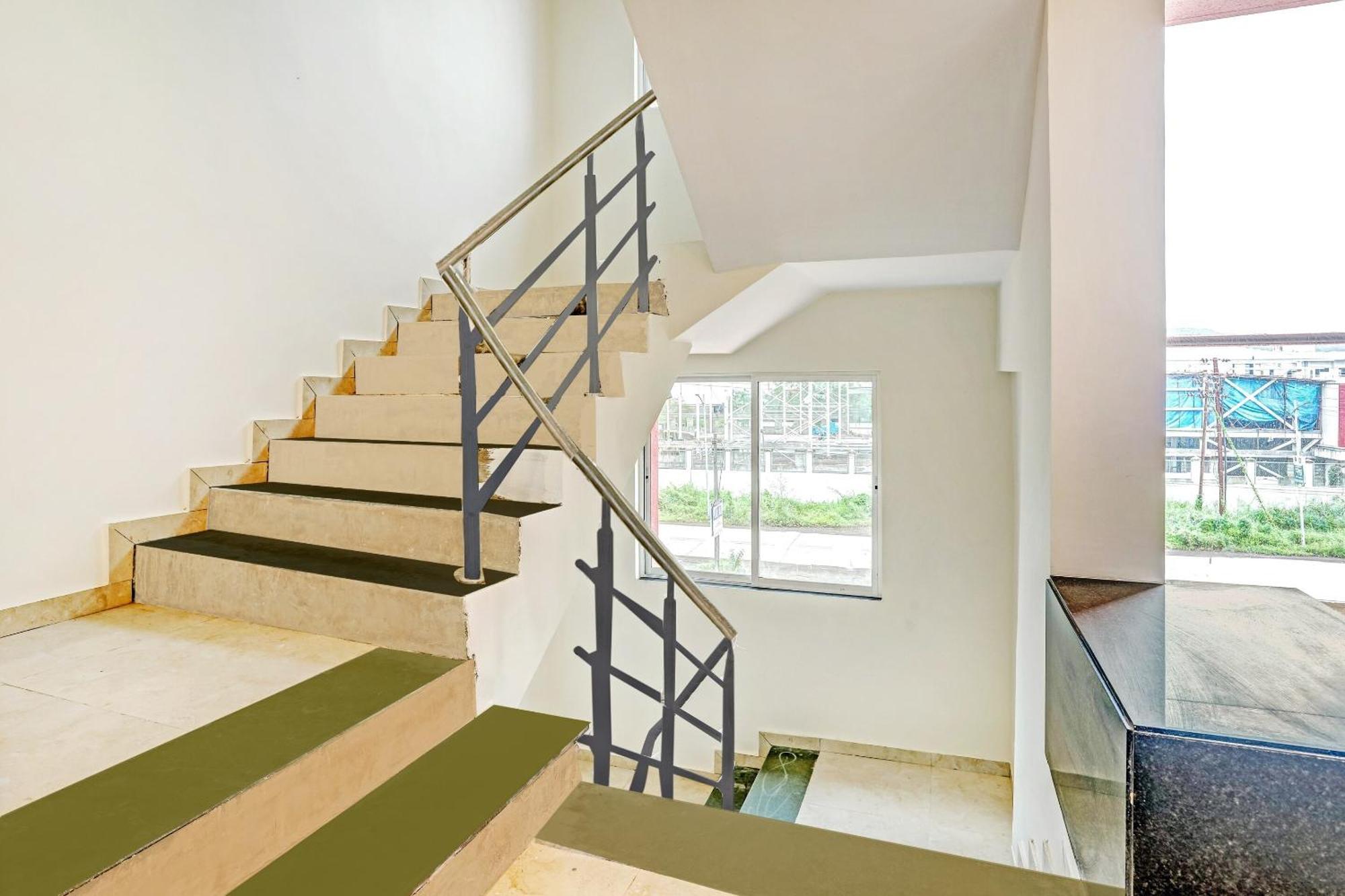Готель Townhouse Somani Apta Екстер'єр фото